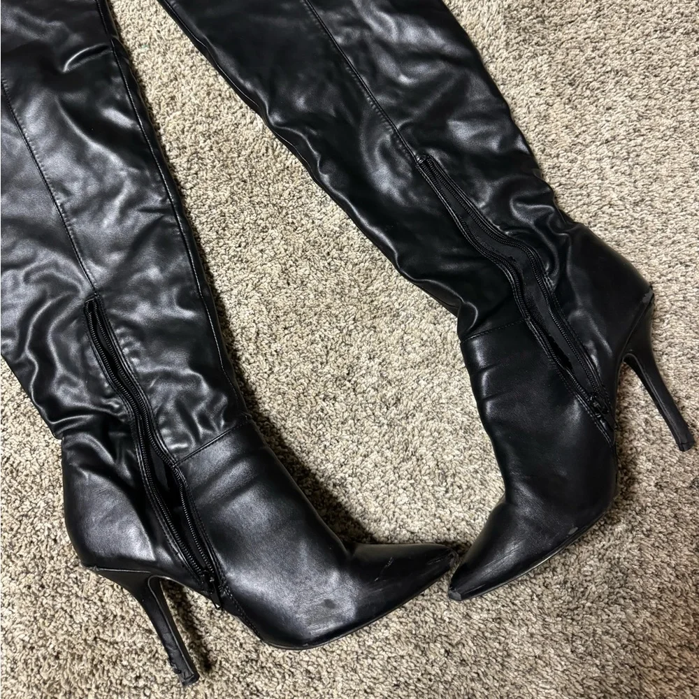 Black thigh high boots - Picture 3 of 5